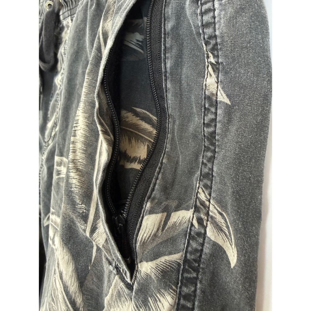 Afends Mens Tropical Banana Leaf Cotton Shorts Black Size 36 Hawaiian
Hawaiian - Picture 5 of 9